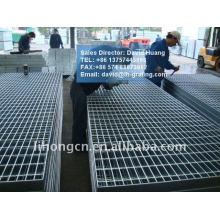 Rejilla de paso industrial de acero galvanizado